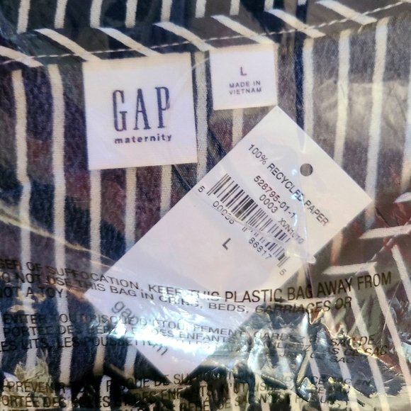 ๐50% OFF๐๐NWTโผ๏ธ GAP Keyhole Pinstripe Blouse - Picture 8 of 10
